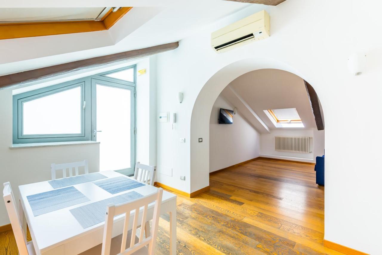 Attico Al Duomo By Napoliapartments Zewnętrze zdjęcie